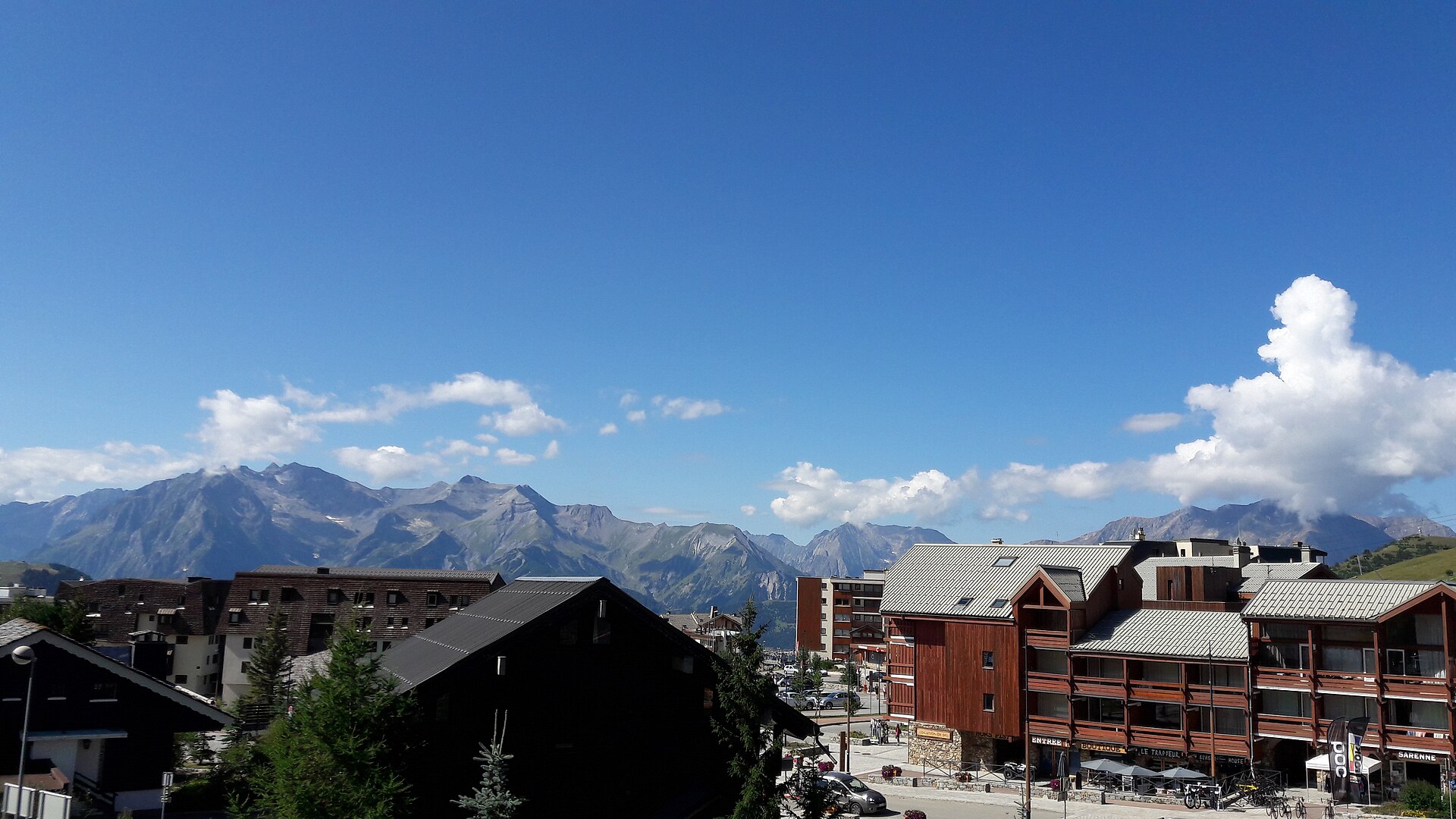Station alpine, toits et crêtes