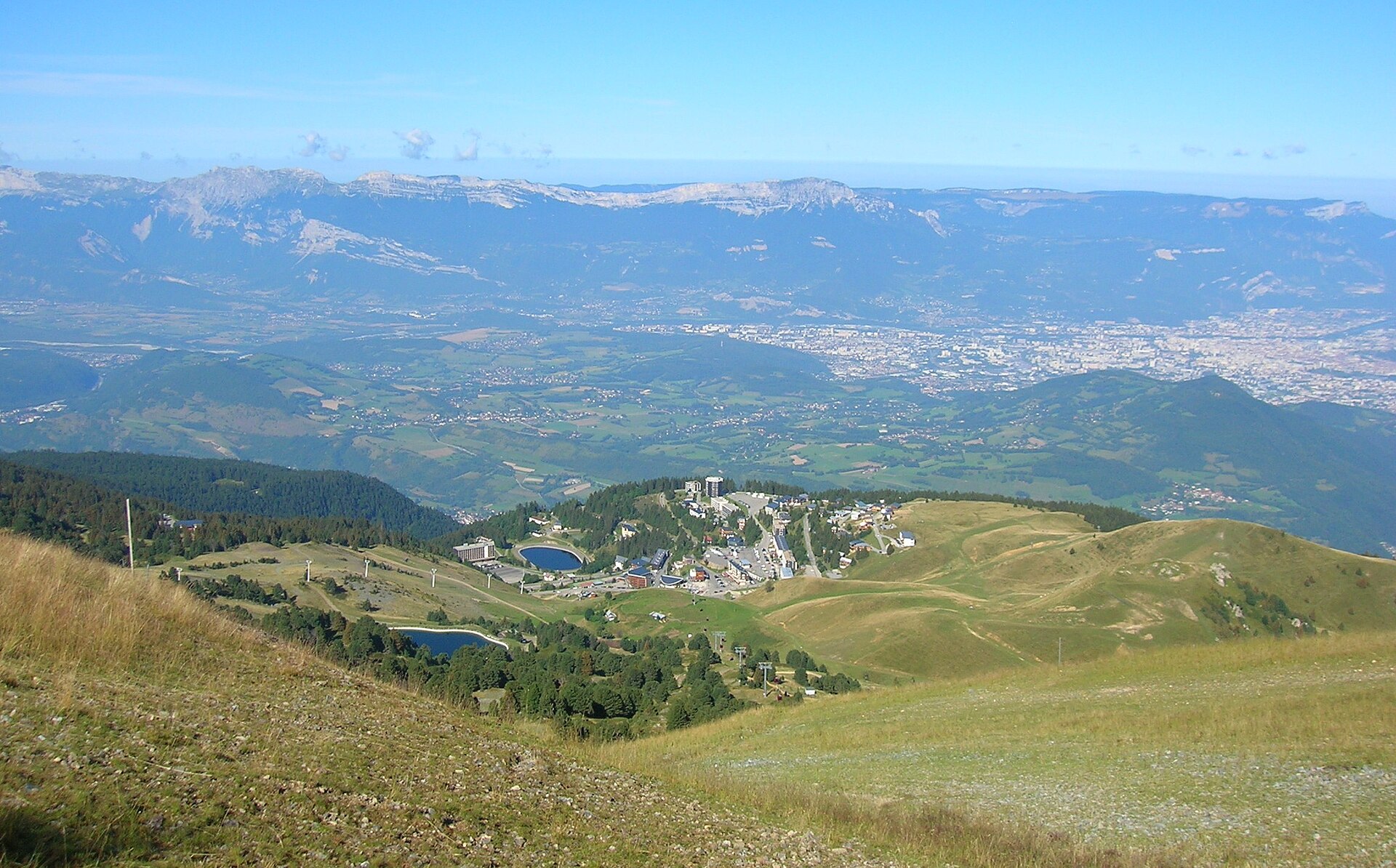 Station de Chamrousse au-dessus de Grenoble